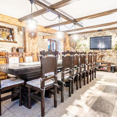 Stone House Srida Apartment บาชกาโวดา ภายนอก รูปภาพ