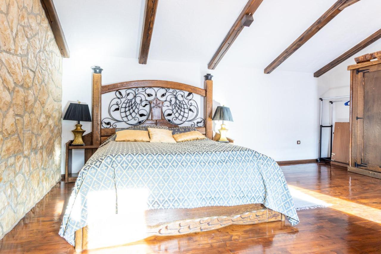 Stone House Srida Apartment บาชกาโวดา ภายนอก รูปภาพ