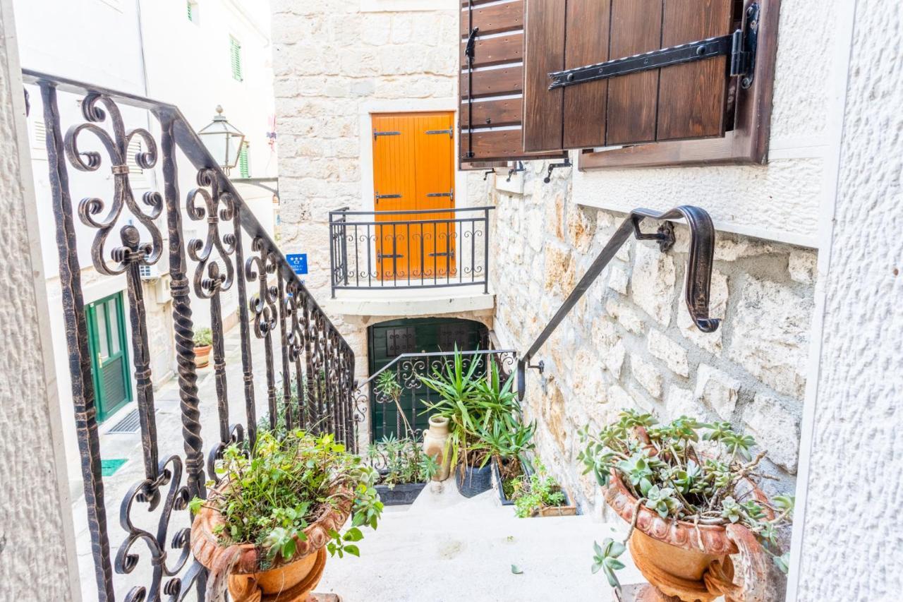 Stone House Srida Apartment บาชกาโวดา ภายนอก รูปภาพ