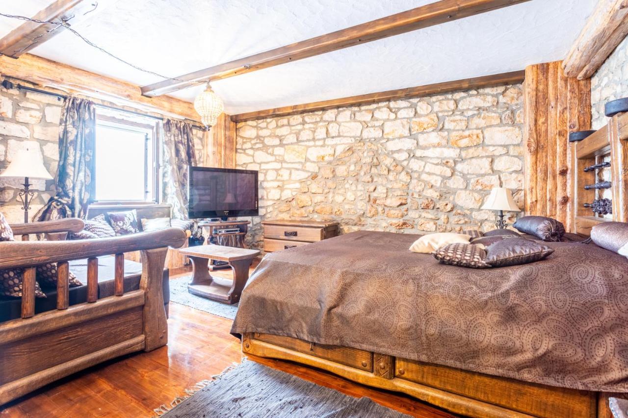 Stone House Srida Apartment บาชกาโวดา ภายนอก รูปภาพ