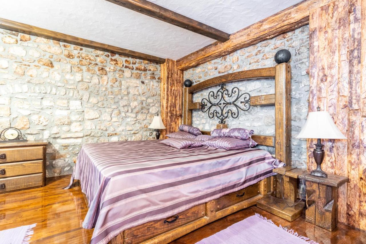 Stone House Srida Apartment บาชกาโวดา ภายนอก รูปภาพ