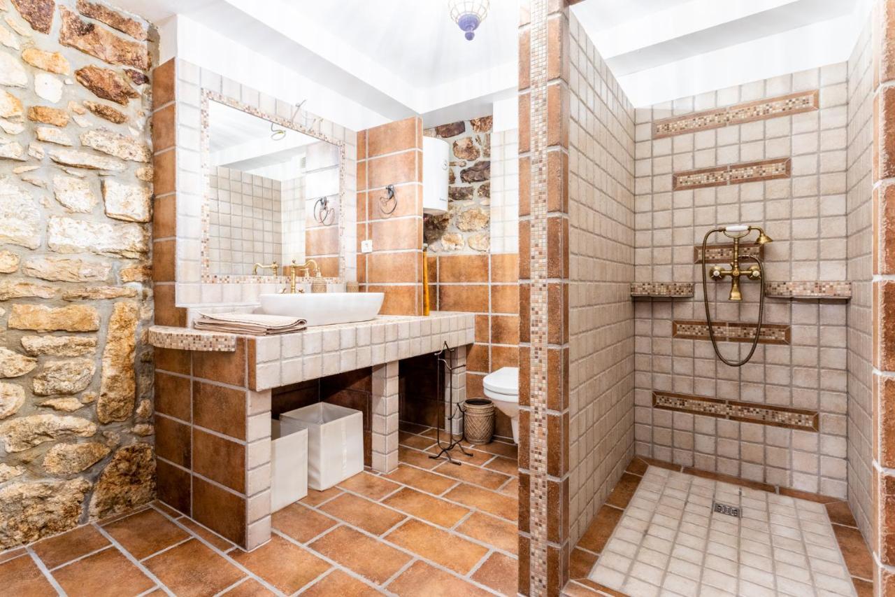 Stone House Srida Apartment บาชกาโวดา ภายนอก รูปภาพ