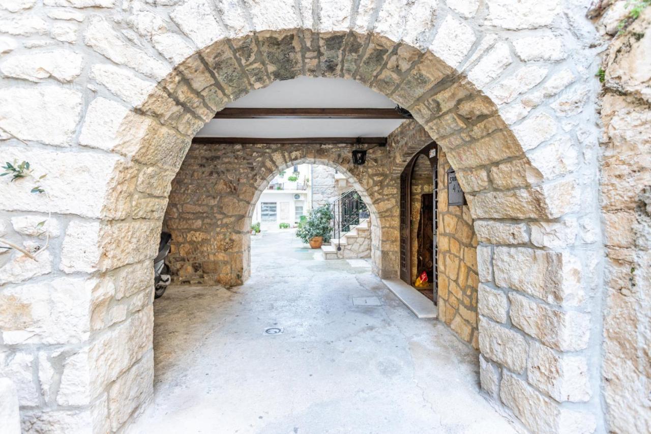 Stone House Srida Apartment บาชกาโวดา ภายนอก รูปภาพ