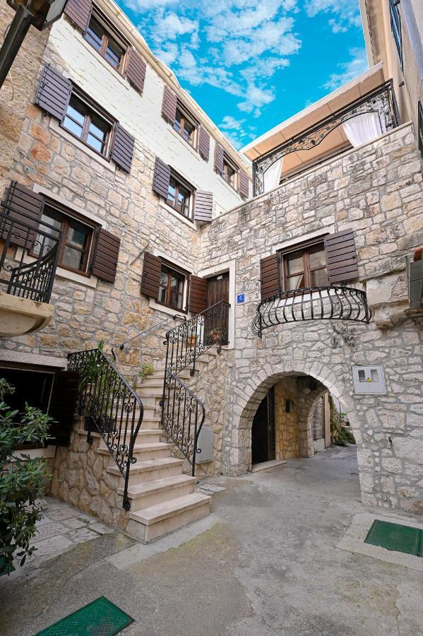 Stone House Srida Apartment บาชกาโวดา ภายนอก รูปภาพ
